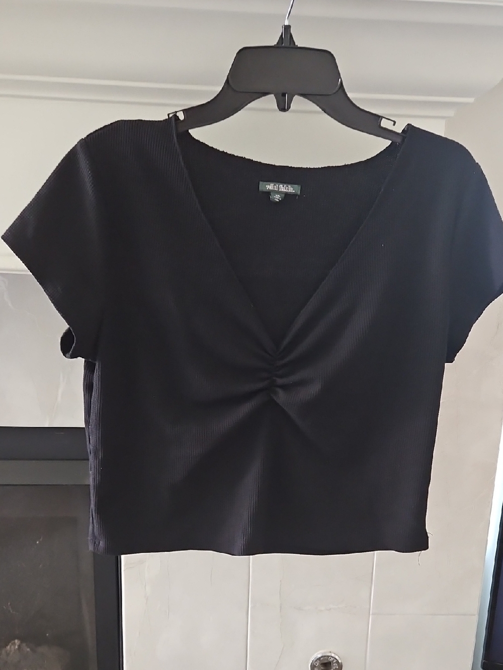 wild fable Black V-Neck Twist Crop Top